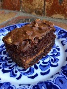 chocolate caramel turtle cake