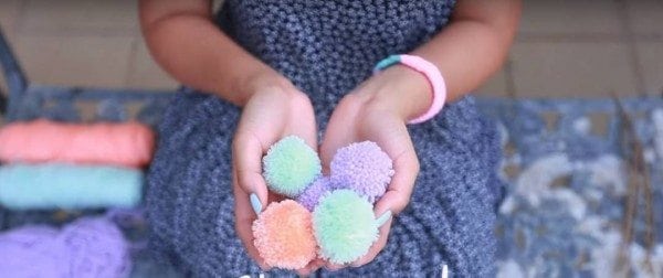 DIY Yarn Pom Pom Flower