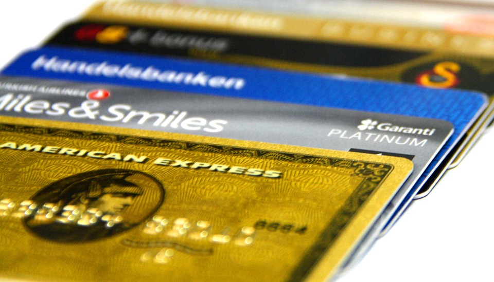 Ultimate credit card guide - credit cards overlapping