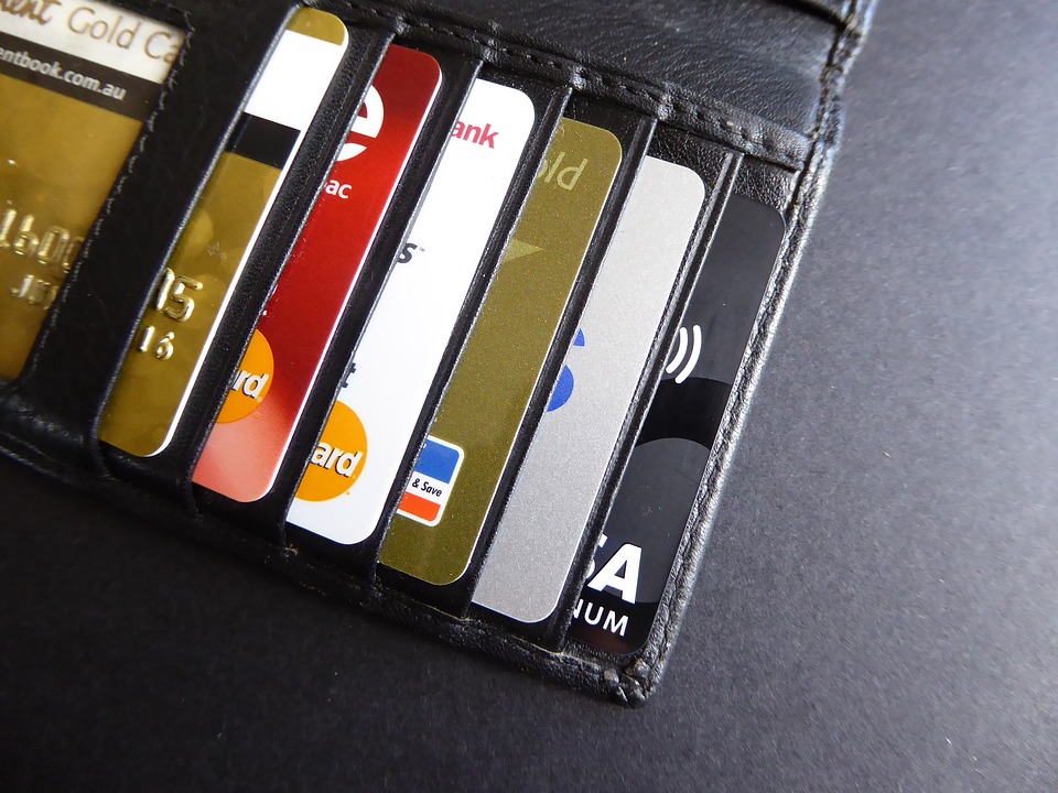 ultimate credit card guide - The difference between secured and unsecured credit card